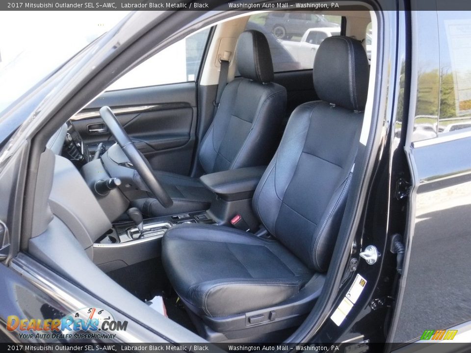 Front Seat of 2017 Mitsubishi Outlander SEL S-AWC Photo #20