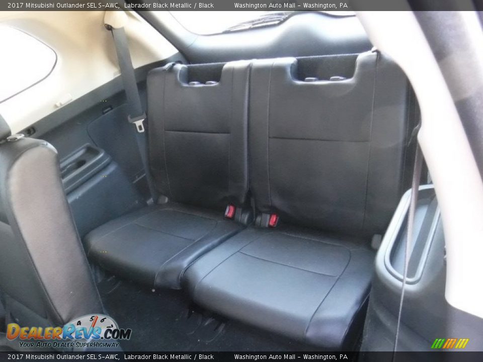 Rear Seat of 2017 Mitsubishi Outlander SEL S-AWC Photo #23