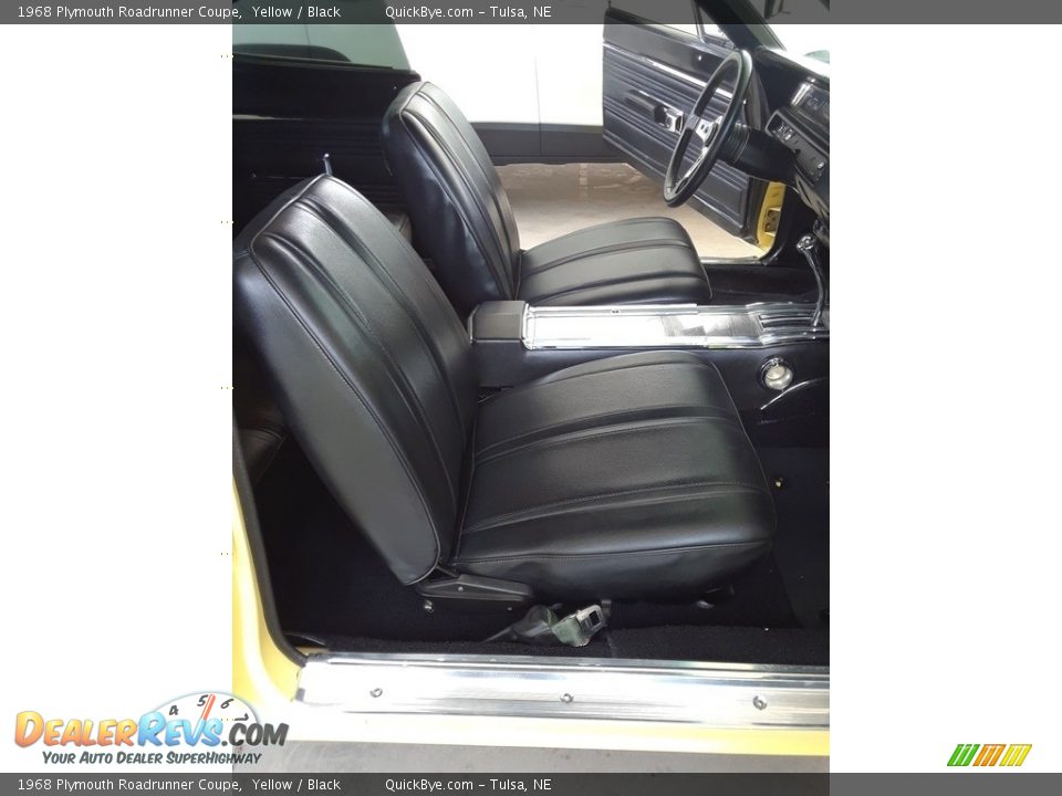 Front Seat of 1968 Plymouth Roadrunner Coupe Photo #11