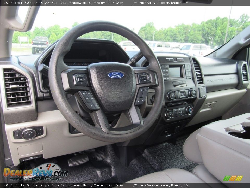 Dashboard of 2017 Ford F250 Super Duty XL SuperCab Photo #20