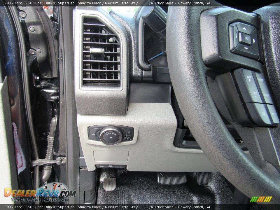 Controls of 2017 Ford F250 Super Duty XL SuperCab Photo #26