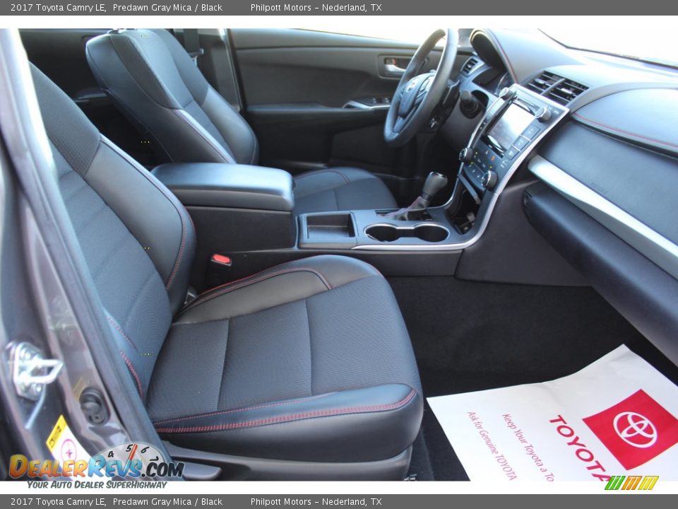 2017 Toyota Camry LE Predawn Gray Mica / Black Photo #28