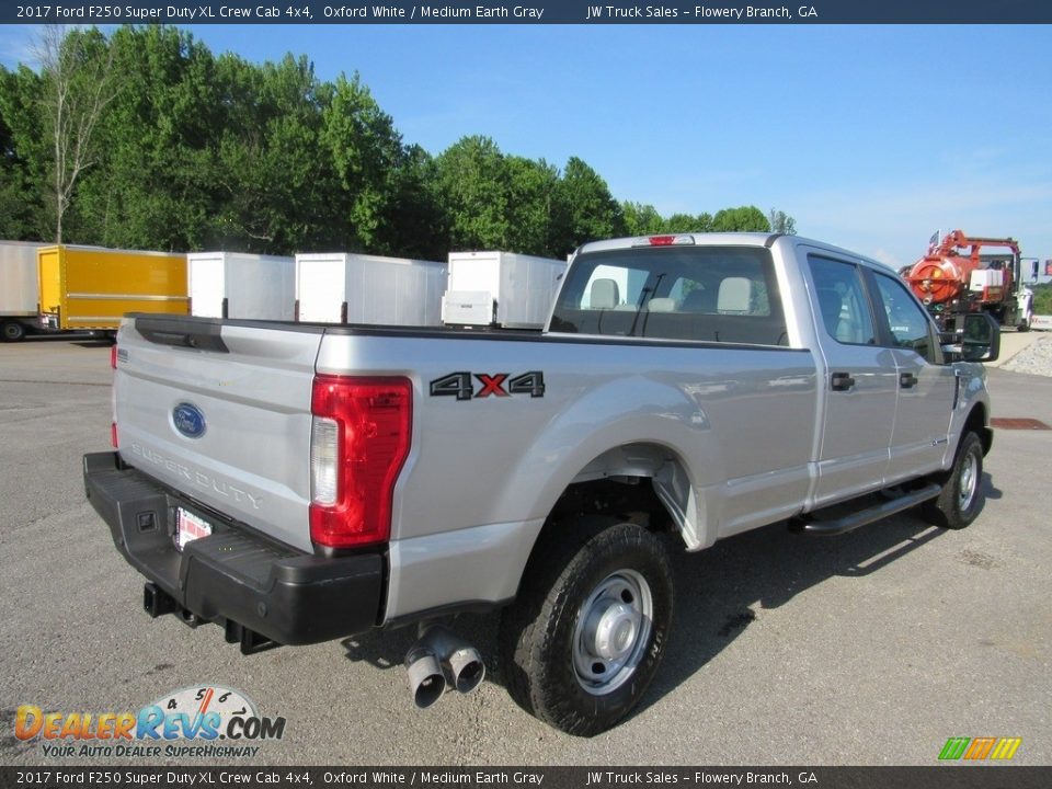 2017 Ford F250 Super Duty XL Crew Cab 4x4 Oxford White / Medium Earth Gray Photo #6