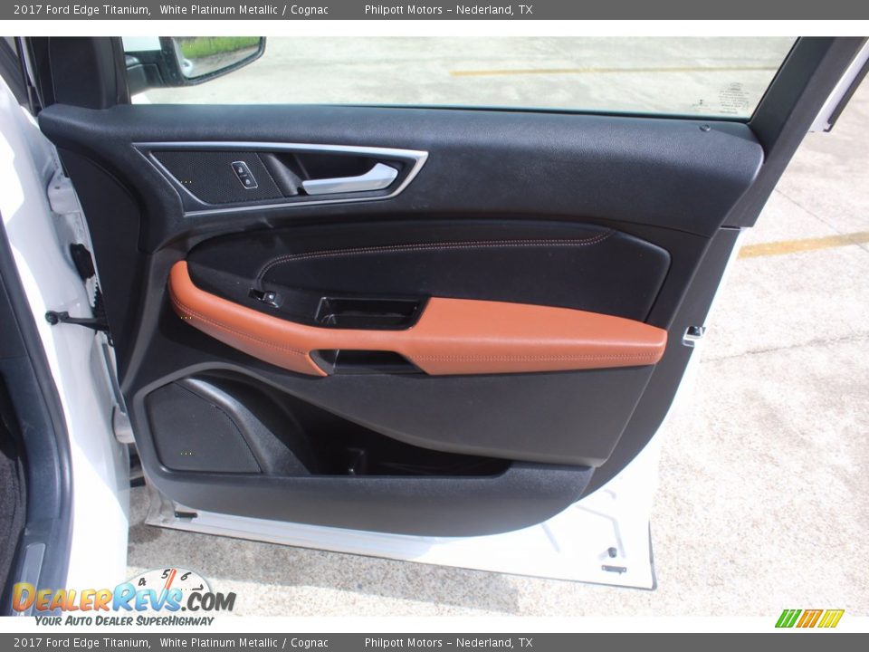 Door Panel of 2017 Ford Edge Titanium Photo #31