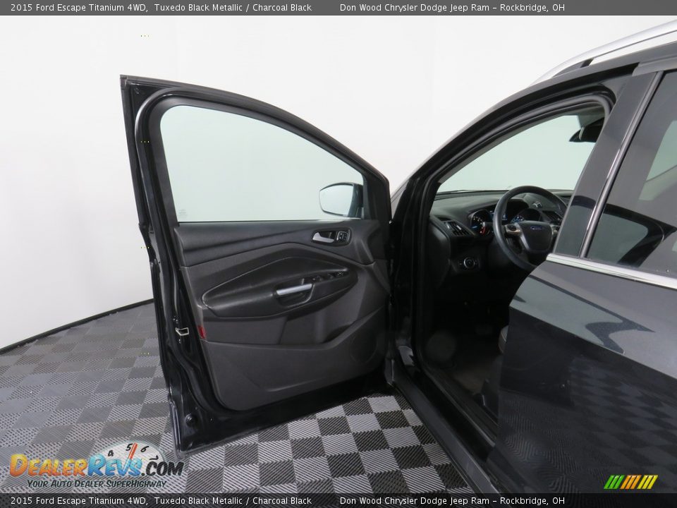 2015 Ford Escape Titanium 4WD Tuxedo Black Metallic / Charcoal Black Photo #29