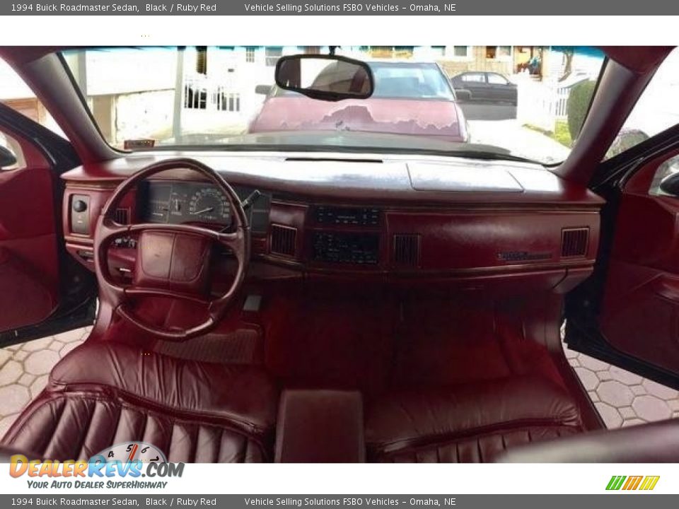 Dashboard of 1994 Buick Roadmaster Sedan Photo #4