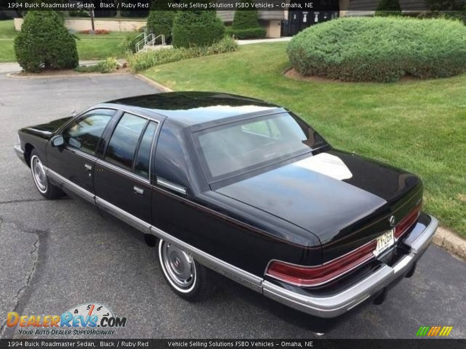 1994 Buick Roadmaster Sedan Black / Ruby Red Photo #11