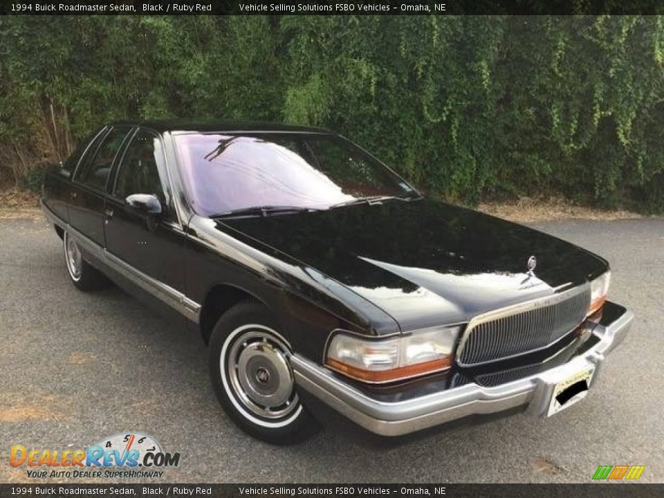 Front 3/4 View of 1994 Buick Roadmaster Sedan Photo #13