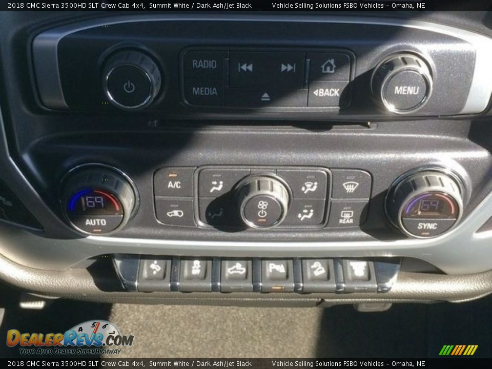 Controls of 2018 GMC Sierra 3500HD SLT Crew Cab 4x4 Photo #16