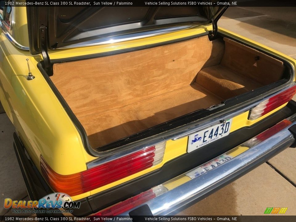 1982 Mercedes-Benz SL Class 380 SL Roadster Trunk Photo #22