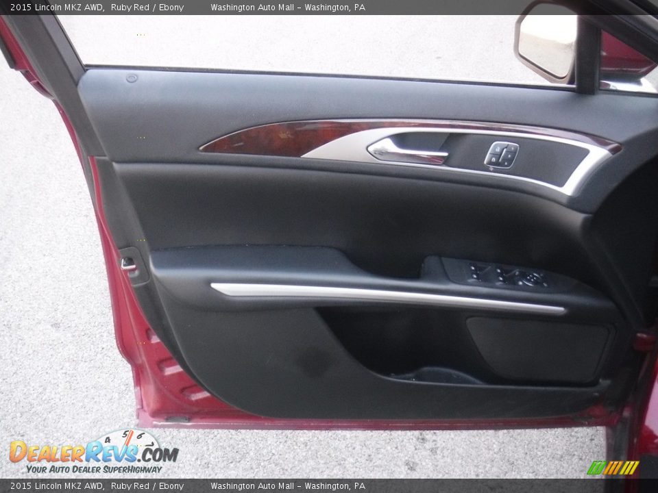 Door Panel of 2015 Lincoln MKZ AWD Photo #18