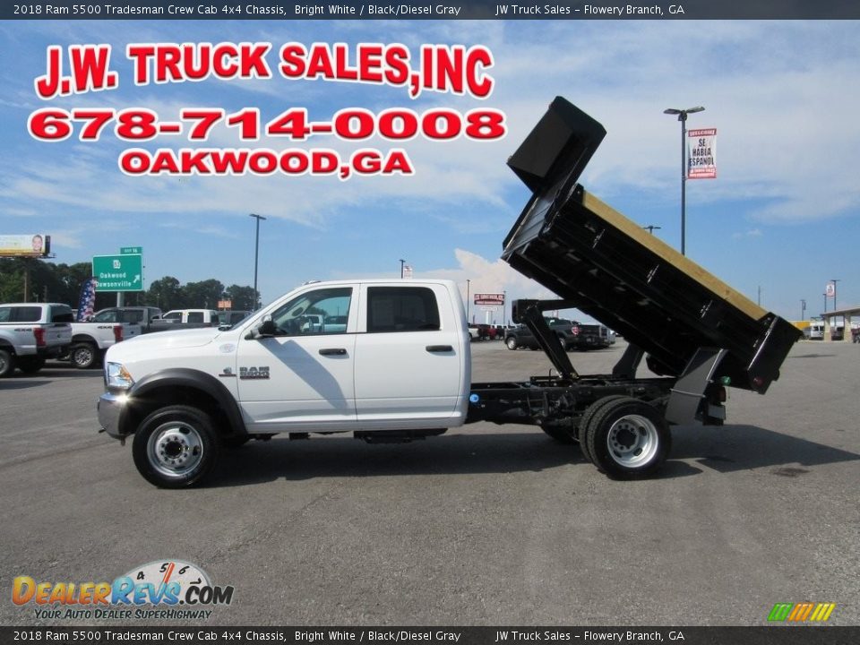 2018 Ram 5500 Tradesman Crew Cab 4x4 Chassis Bright White / Black/Diesel Gray Photo #2