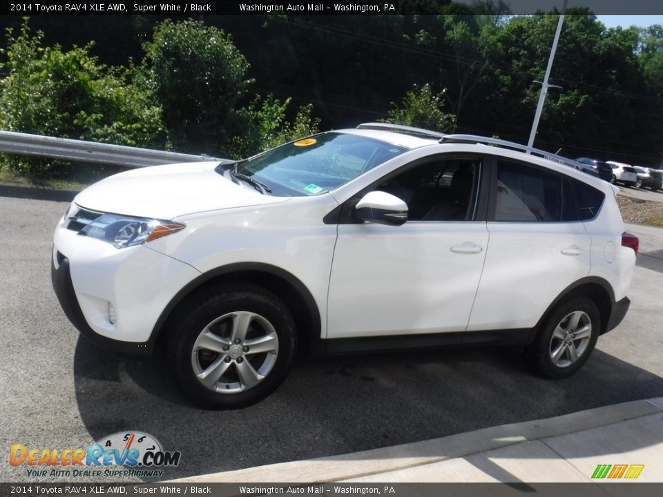 2014 Toyota RAV4 XLE AWD Super White / Black Photo #11