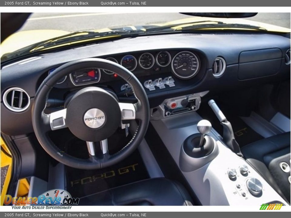 Dashboard of 2005 Ford GT  Photo #17