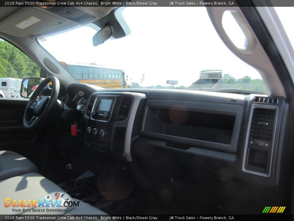 2018 Ram 5500 Tradesman Crew Cab 4x4 Chassis Bright White / Black/Diesel Gray Photo #27