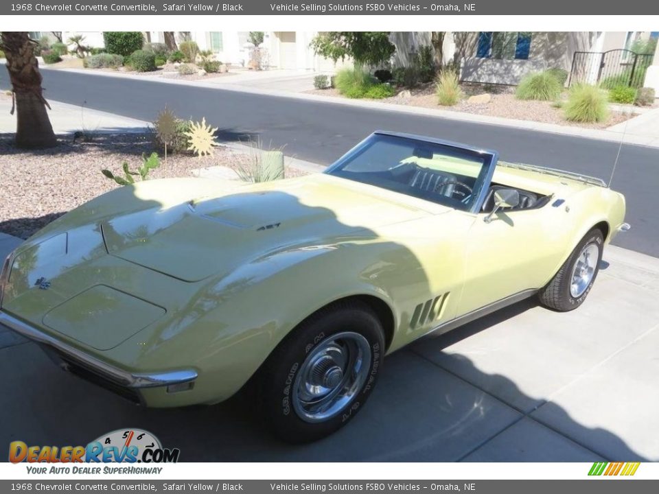 Front 3/4 View of 1968 Chevrolet Corvette Convertible Photo #5