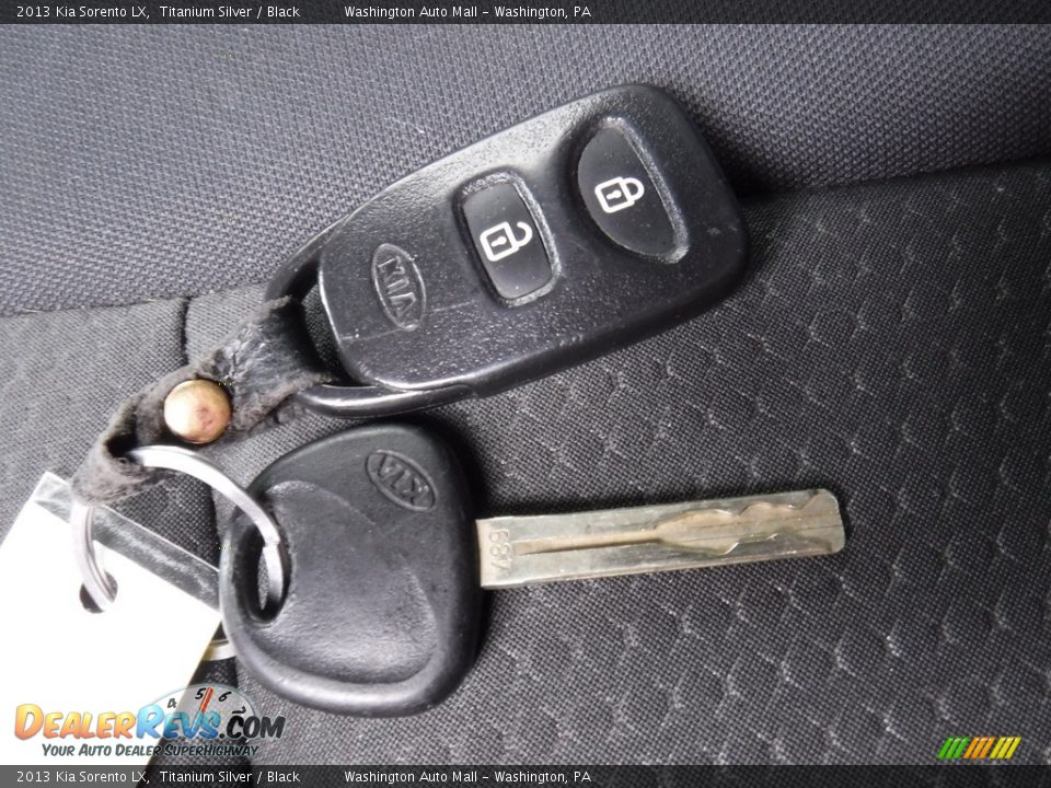 2013 Kia Sorento LX Titanium Silver / Black Photo #9