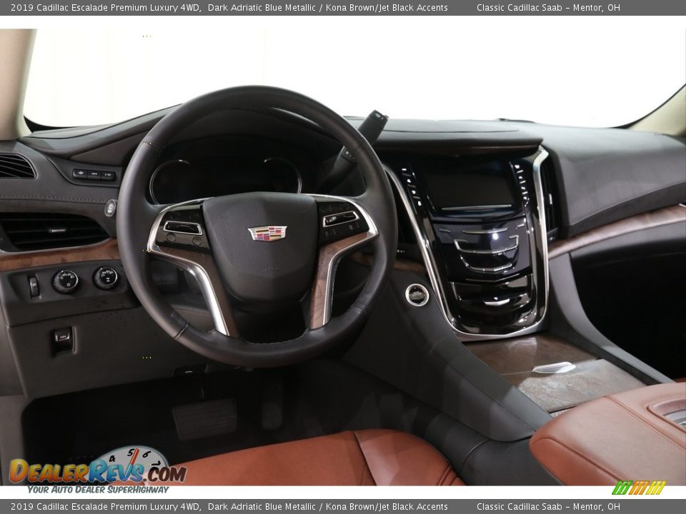 Dashboard of 2019 Cadillac Escalade Premium Luxury 4WD Photo #6