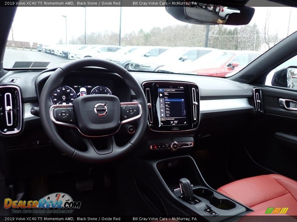 Front Seat of 2019 Volvo XC40 T5 Momentum AWD Photo #13