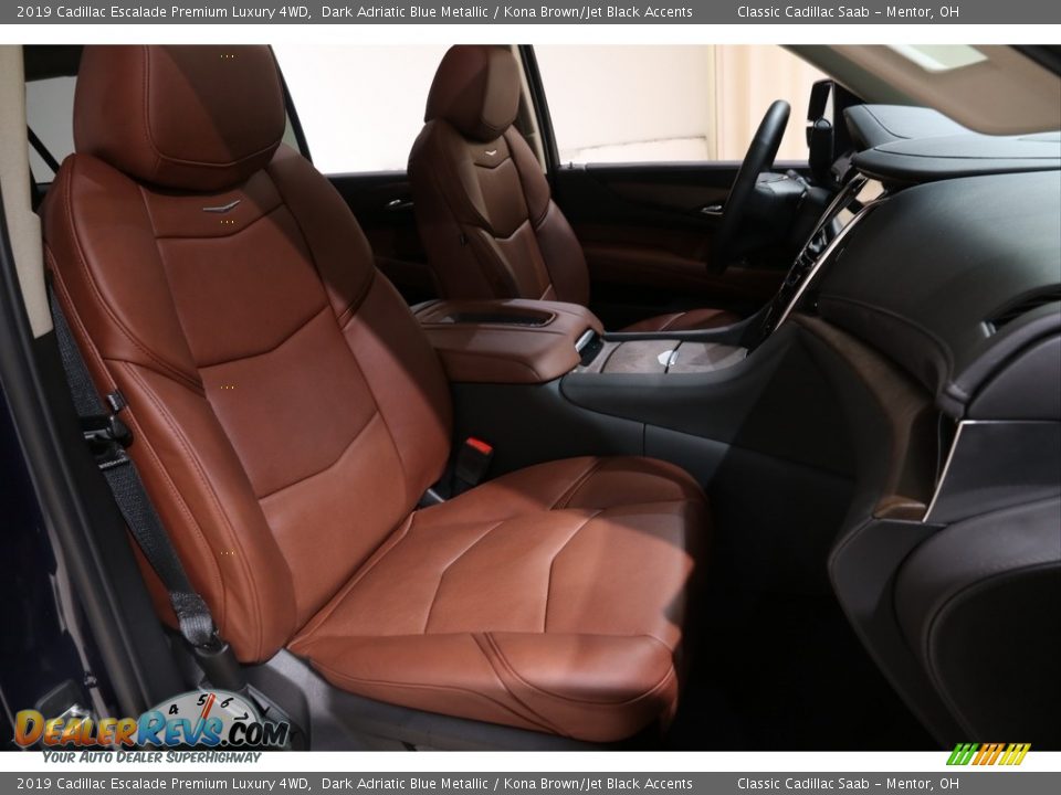 Front Seat of 2019 Cadillac Escalade Premium Luxury 4WD Photo #16