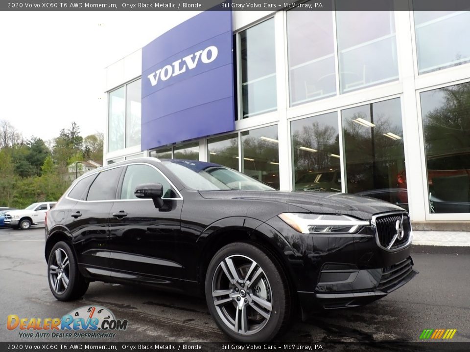 Front 3/4 View of 2020 Volvo XC60 T6 AWD Momentum Photo #1
