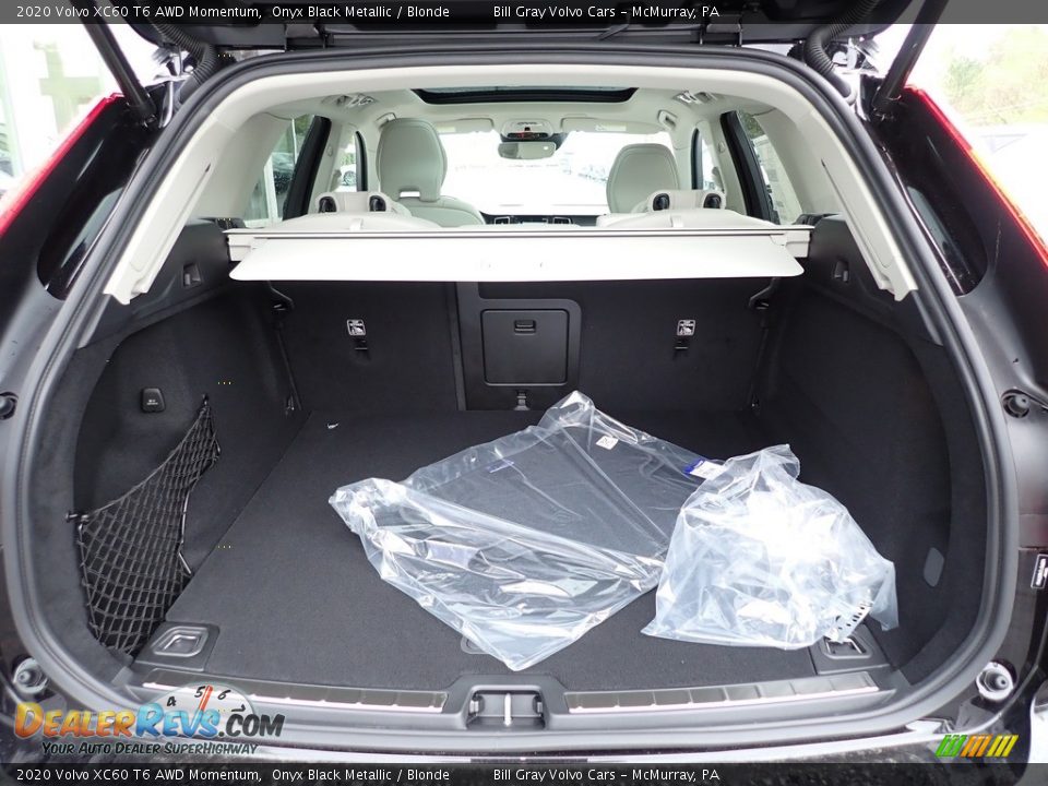 2020 Volvo XC60 T6 AWD Momentum Onyx Black Metallic / Blonde Photo #3