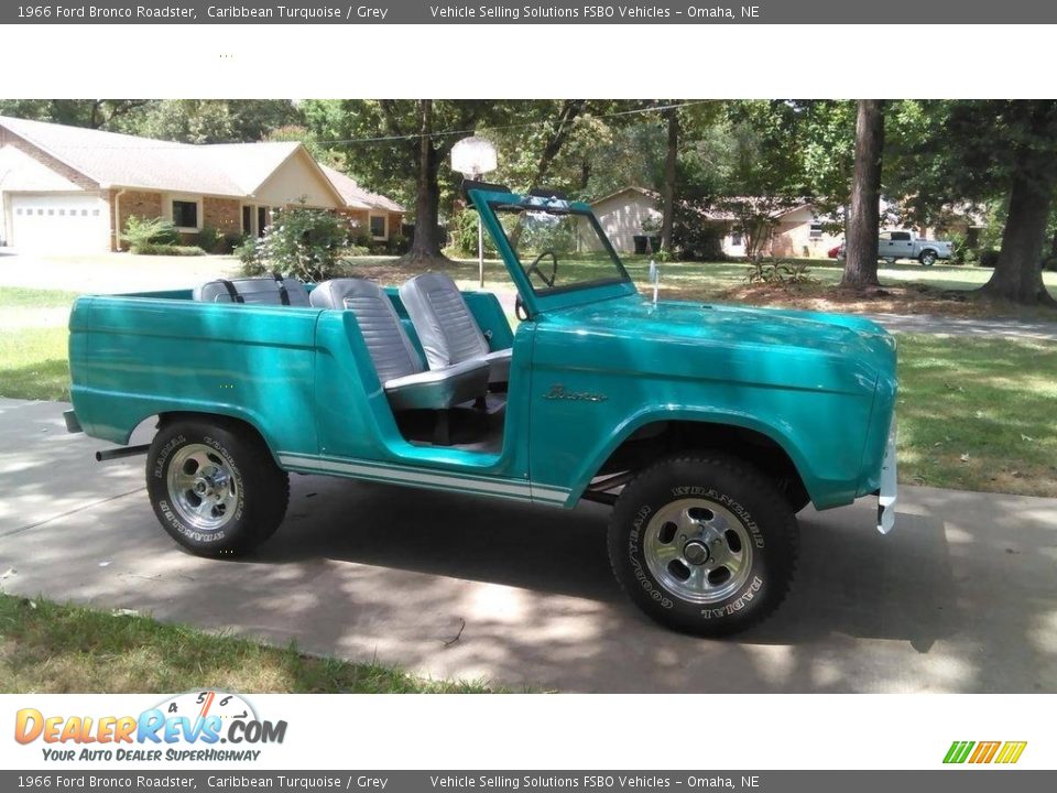 Front 3/4 View of 1966 Ford Bronco Roadster Photo #12