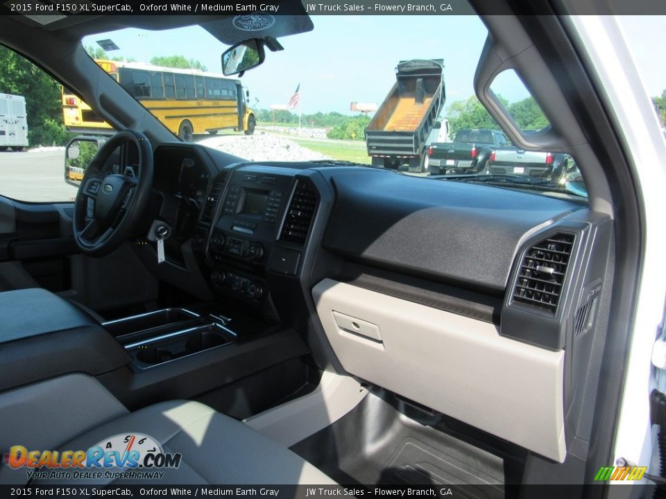 2015 Ford F150 XL SuperCab Oxford White / Medium Earth Gray Photo #13