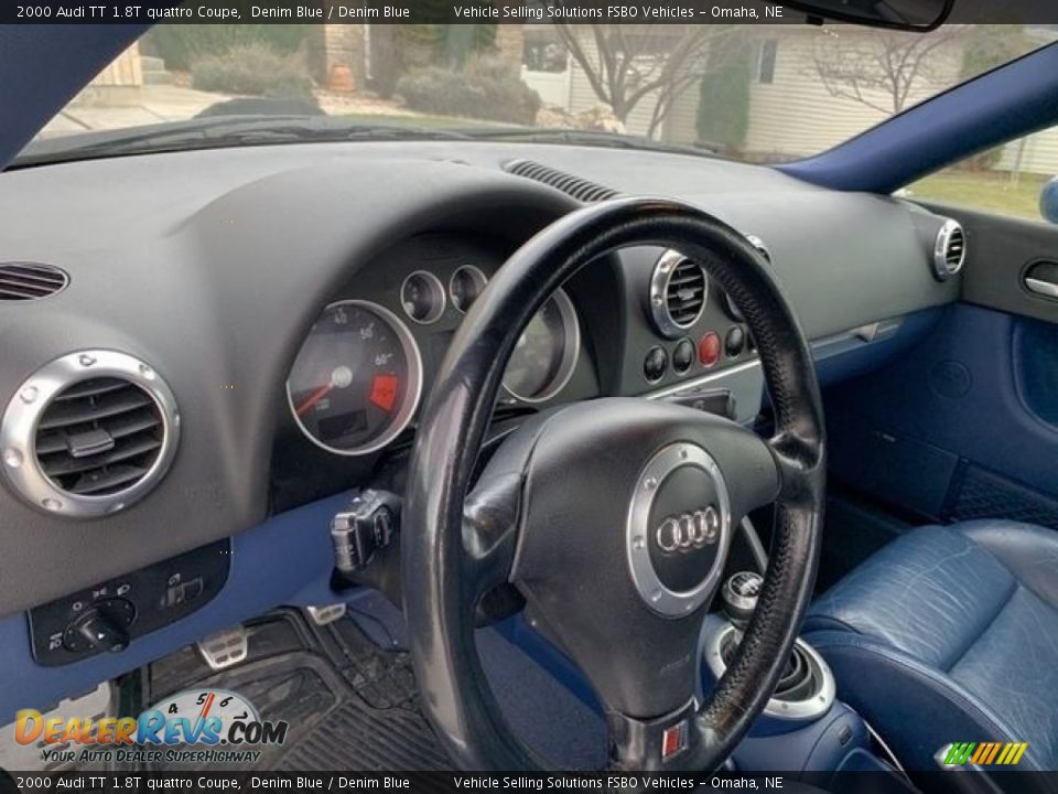 Dashboard of 2000 Audi TT 1.8T quattro Coupe Photo #3