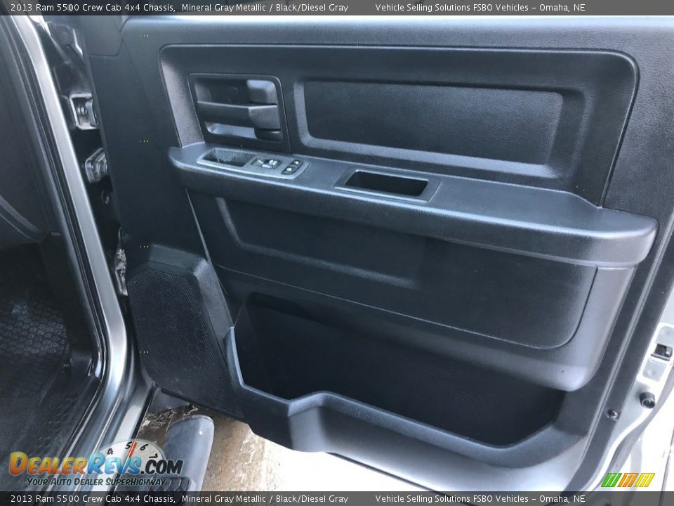 2013 Ram 5500 Crew Cab 4x4 Chassis Mineral Gray Metallic / Black/Diesel Gray Photo #8