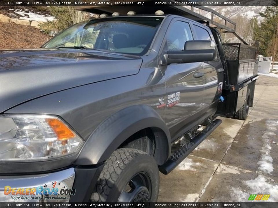 2013 Ram 5500 Crew Cab 4x4 Chassis Mineral Gray Metallic / Black/Diesel Gray Photo #12