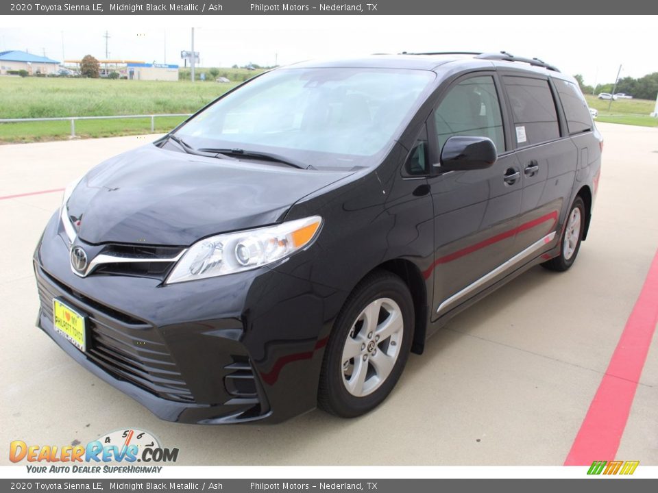 2020 Toyota Sienna LE Midnight Black Metallic / Ash Photo #5