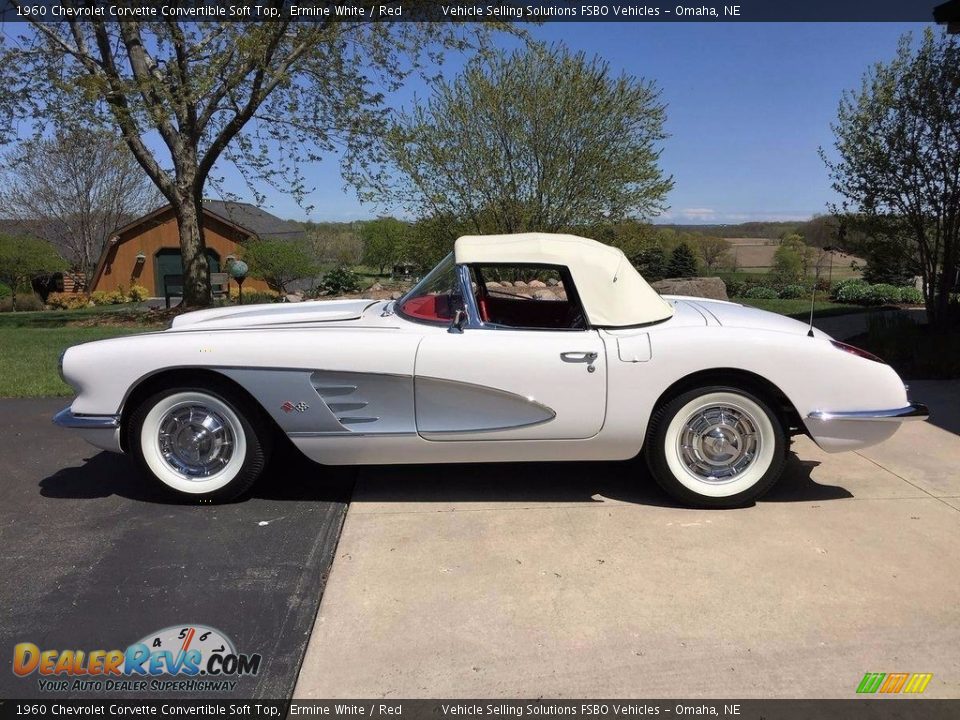 Ermine White 1960 Chevrolet Corvette Convertible Soft Top Photo #1