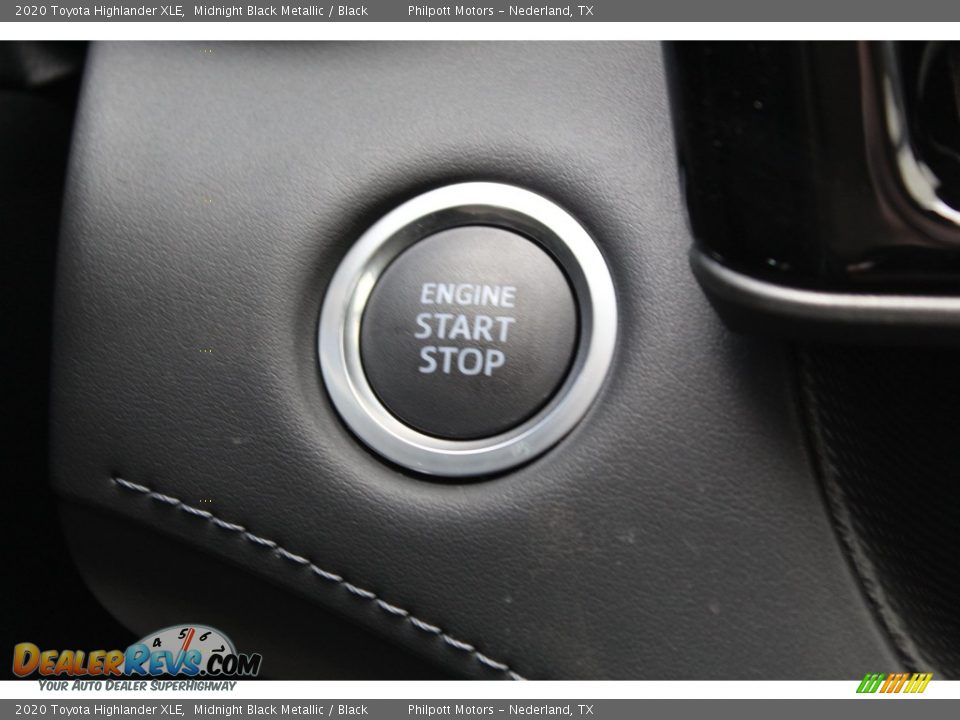2020 Toyota Highlander XLE Midnight Black Metallic / Black Photo #17