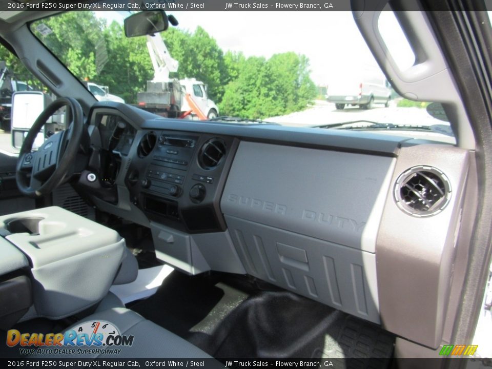 2016 Ford F250 Super Duty XL Regular Cab Oxford White / Steel Photo #36