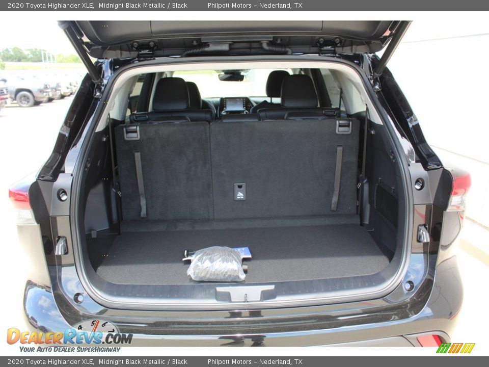 2020 Toyota Highlander XLE Midnight Black Metallic / Black Photo #24