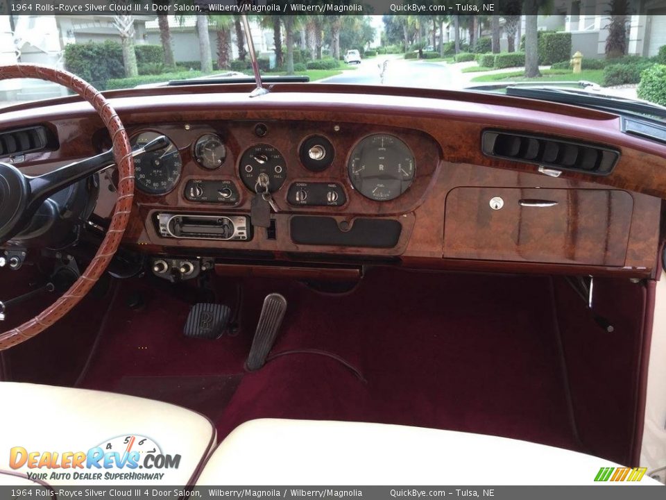 Dashboard of 1964 Rolls-Royce Silver Cloud III 4 Door Saloon Photo #4