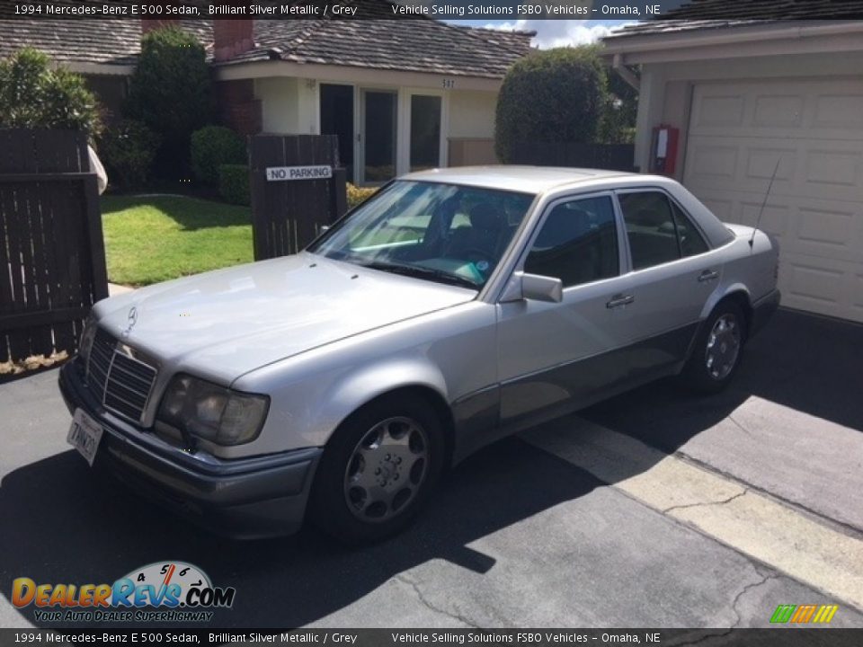 Front 3/4 View of 1994 Mercedes-Benz E 500 Sedan Photo #1