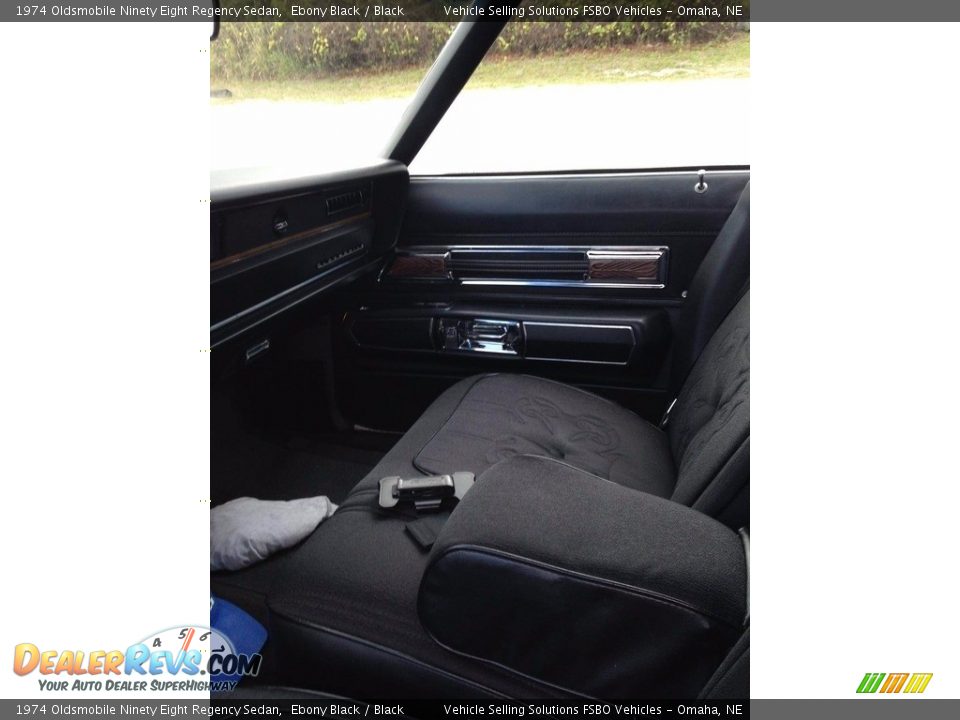 Front Seat of 1974 Oldsmobile Ninety Eight Regency Sedan Photo #31