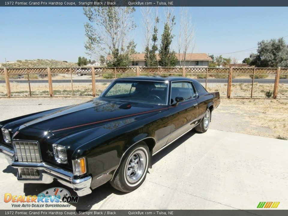 Front 3/4 View of 1972 Pontiac Grand Prix Hardtop Coupe Photo #1