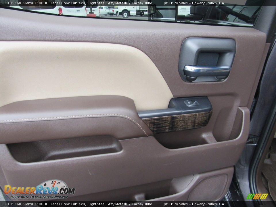 Door Panel of 2016 GMC Sierra 3500HD Denali Crew Cab 4x4 Photo #31