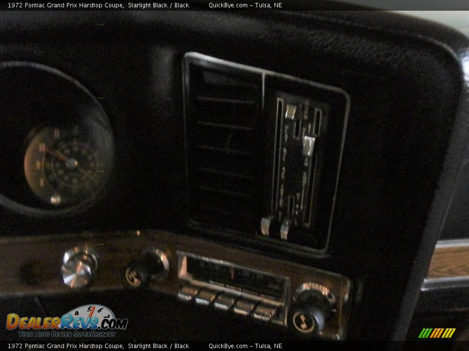 Controls of 1972 Pontiac Grand Prix Hardtop Coupe Photo #19