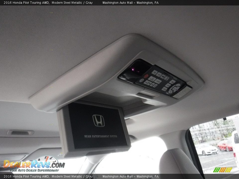 Entertainment System of 2016 Honda Pilot Touring AWD Photo #11