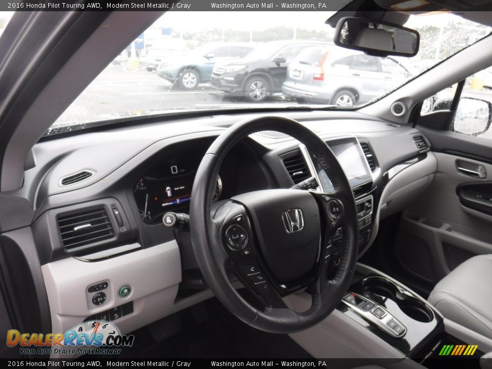 Dashboard of 2016 Honda Pilot Touring AWD Photo #14