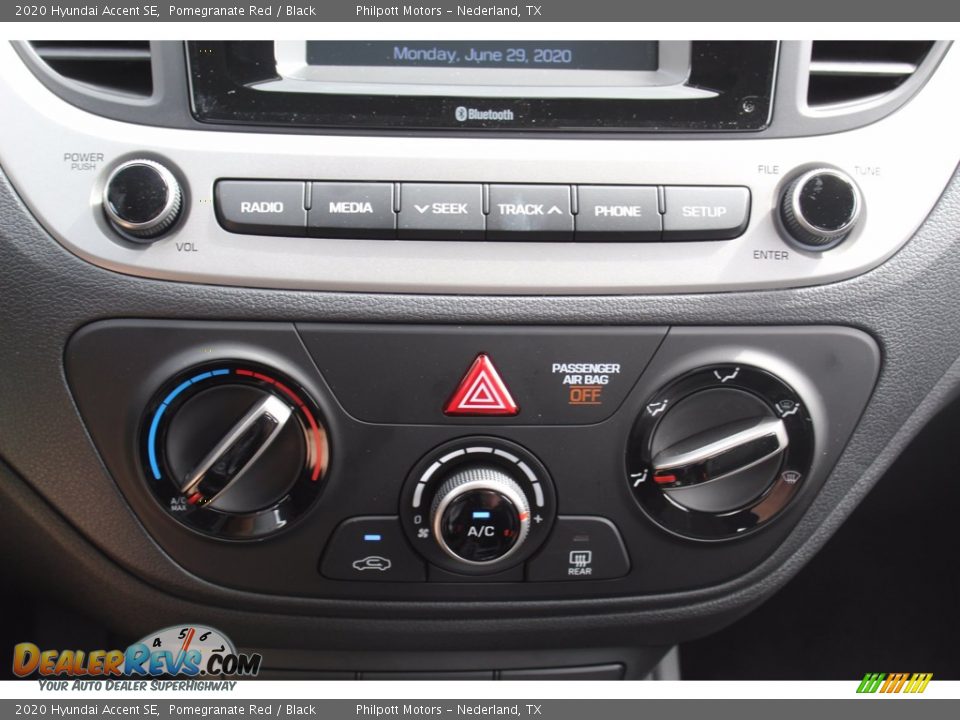 2020 Hyundai Accent SE Pomegranate Red / Black Photo #16