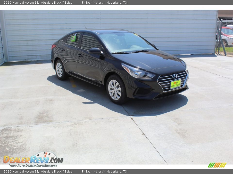 2020 Hyundai Accent SE Absolute Black / Beige Photo #2