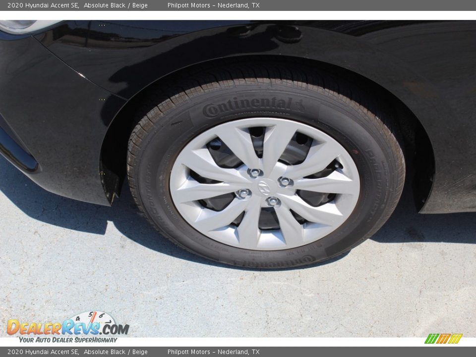 2020 Hyundai Accent SE Absolute Black / Beige Photo #8