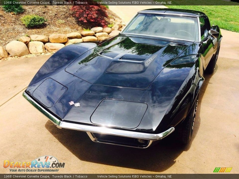 Front 3/4 View of 1968 Chevrolet Corvette Coupe Photo #4