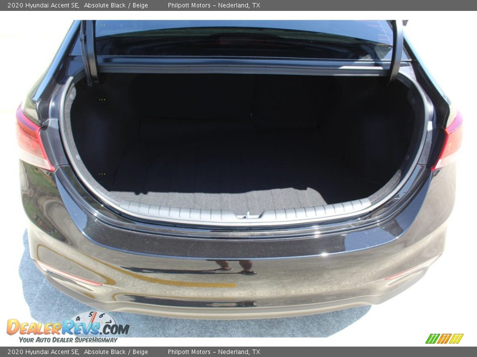 2020 Hyundai Accent SE Absolute Black / Beige Photo #26