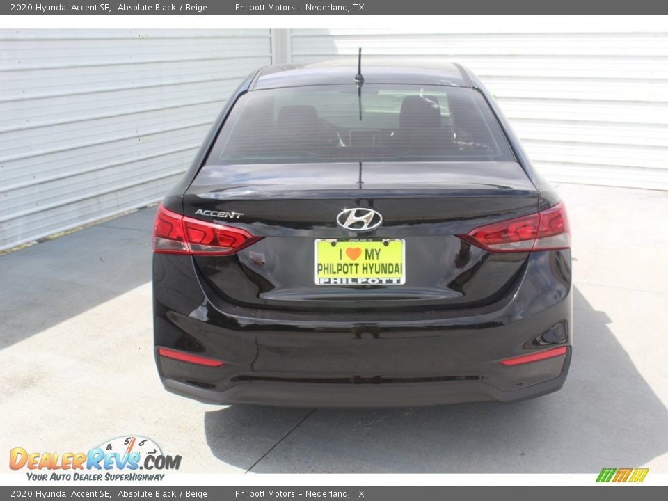 2020 Hyundai Accent SE Absolute Black / Beige Photo #7